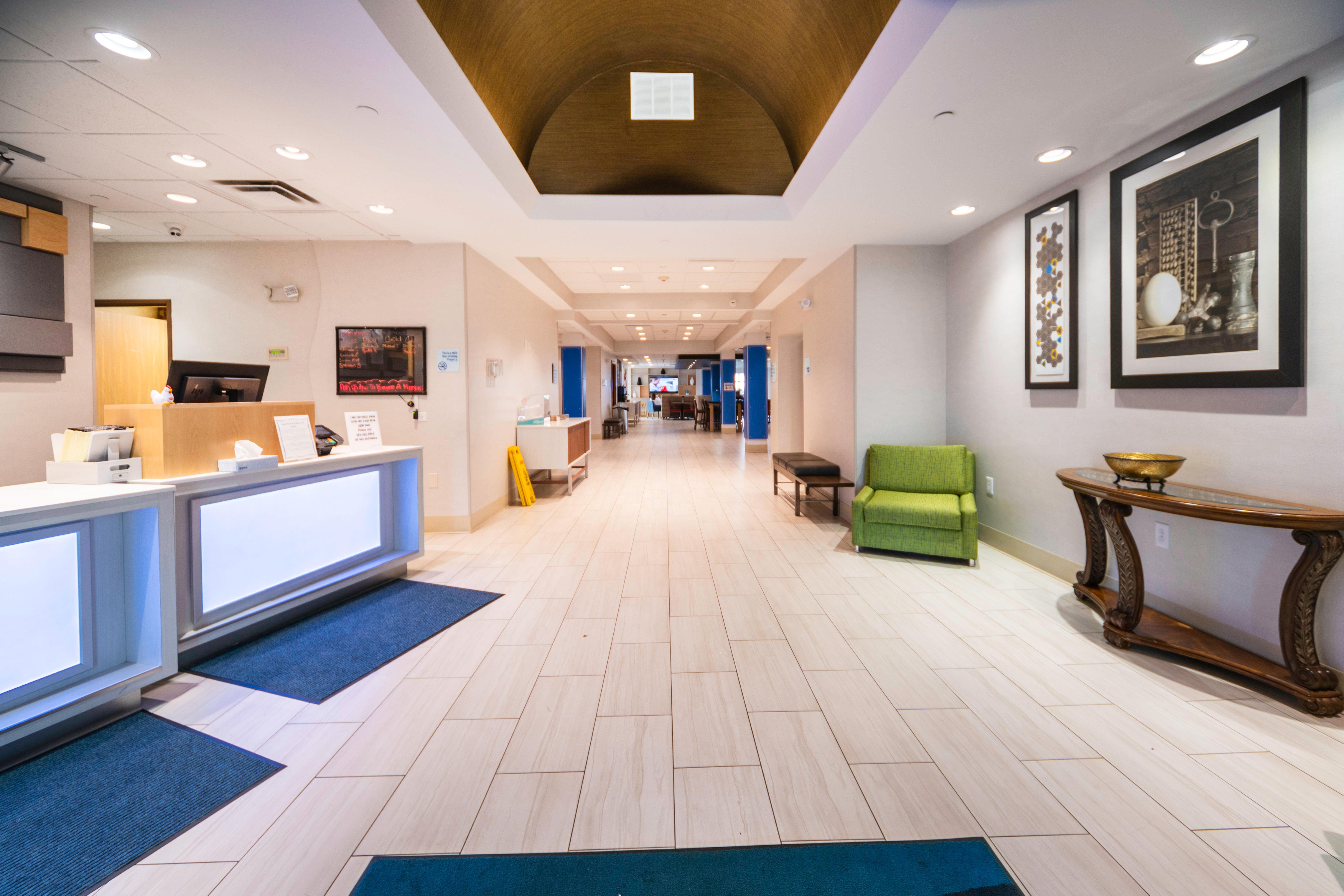 Holiday Inn Express Rochelle By Ihg Екстериор снимка