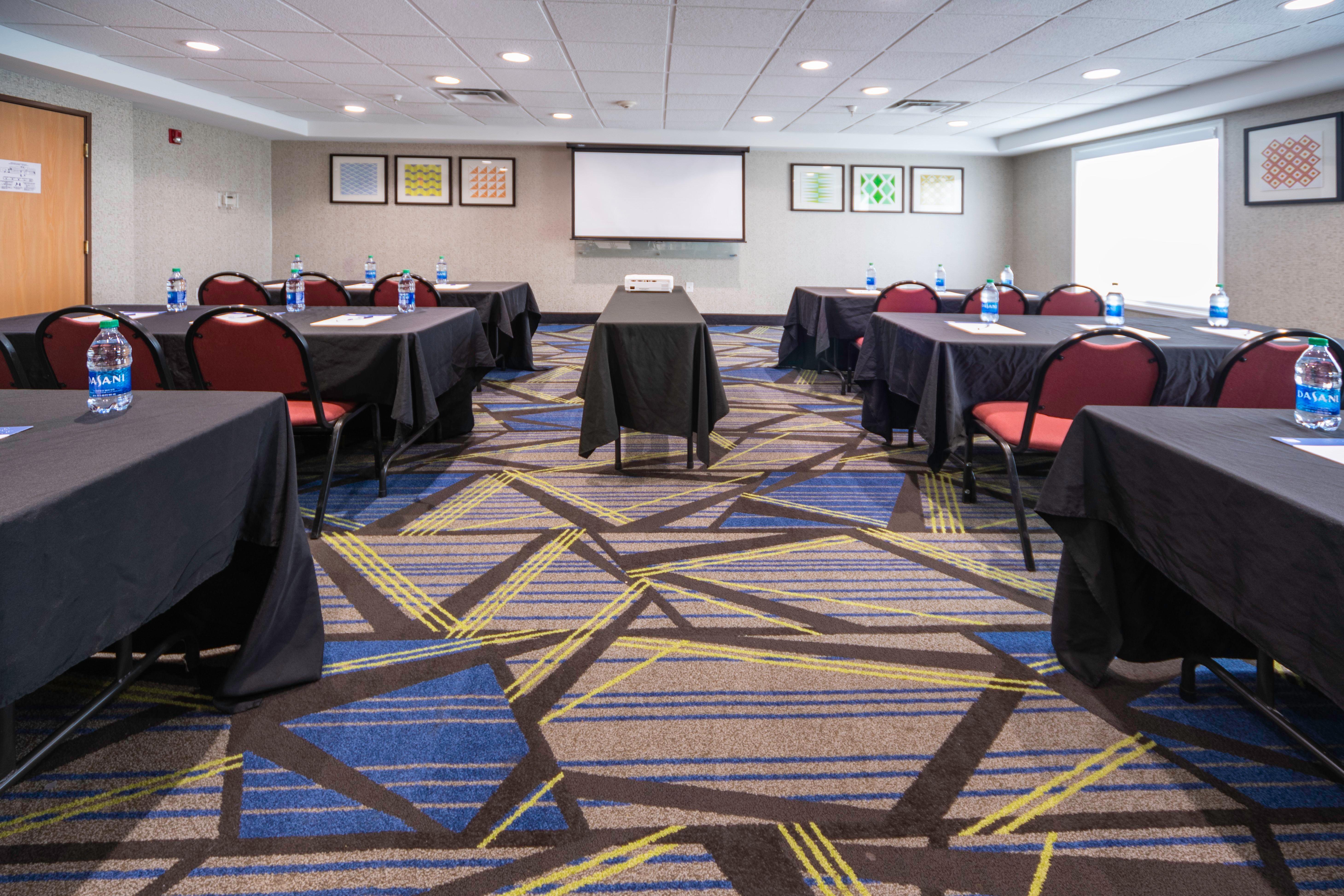 Holiday Inn Express Rochelle By Ihg Екстериор снимка