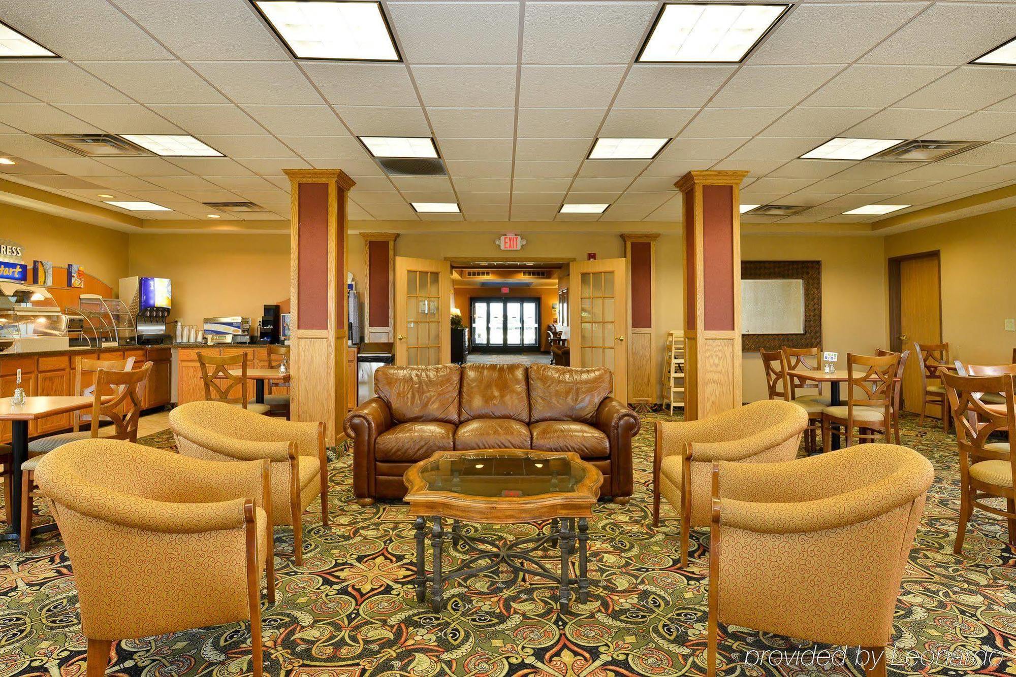 Holiday Inn Express Rochelle By Ihg Екстериор снимка