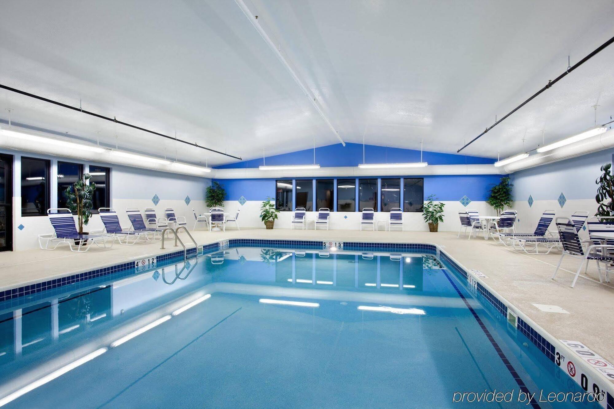 Holiday Inn Express Rochelle By Ihg Екстериор снимка